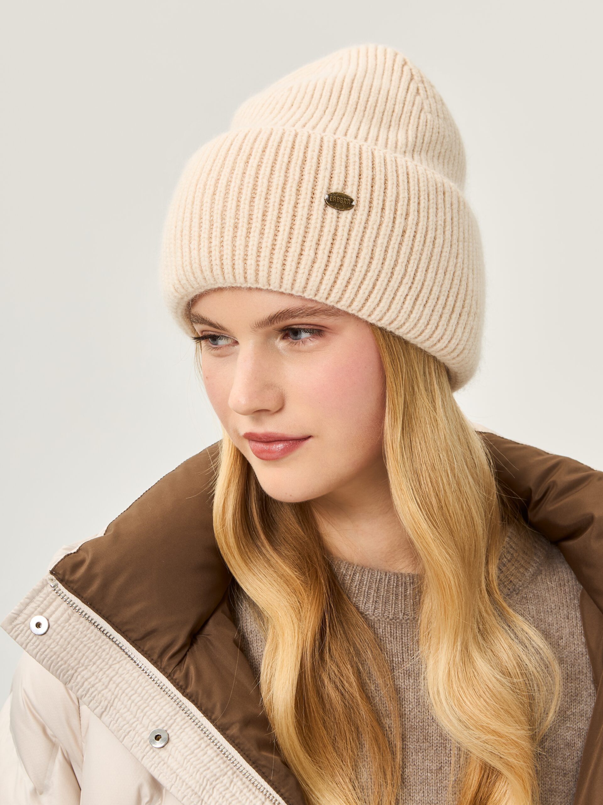 Шапка жен. шерсть+анг+нейл LB-A53073 cream