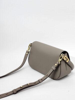Сумочка кросс-боди Gironacci gir3161 vitello calf taupe средняя Сумочка кросс-боди Gironacci gir3161 vitello calf taupe средняя